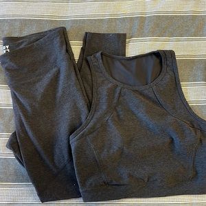 MATCHING WORKOUT SET. Tank top & leggings